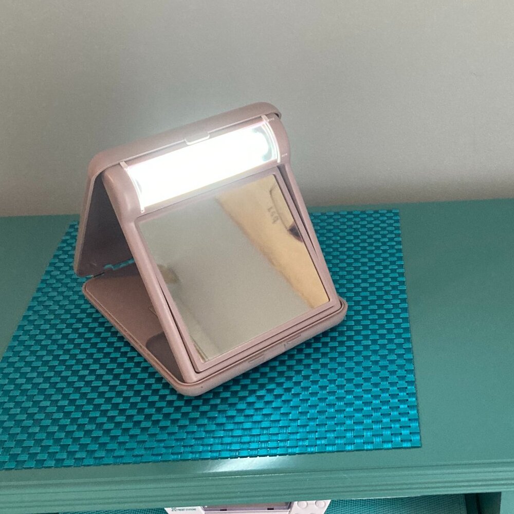 Clairol Make-Up Mirror Portable w/Magnification and Light Vintage